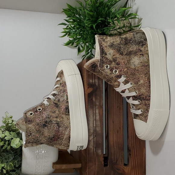 CONVERSE CTAS LIFT HI  PLATFORM  WOMEN SZ / 570533C - Picture 2 of 10